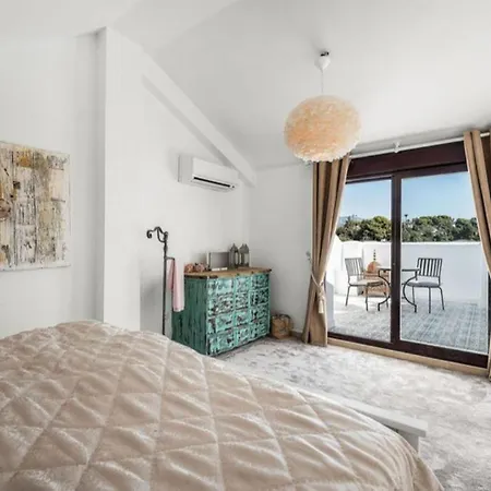 Апартаменты Duplex Penthouse Casa M3 Walking Distance Puerto Banus Марбелья