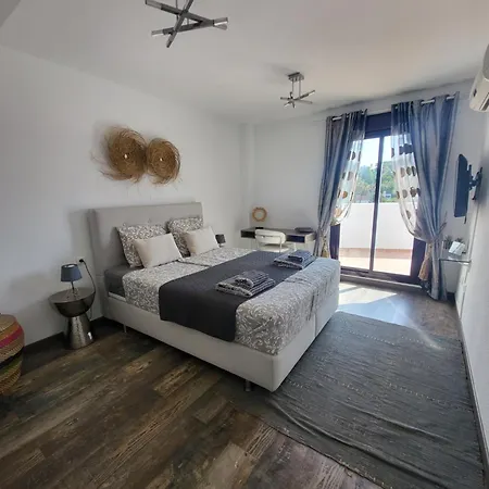 Duplex Penthouse Casa M3 Walking Distance Puerto Banus Appartement